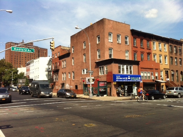 Prime Corner Free Market Building