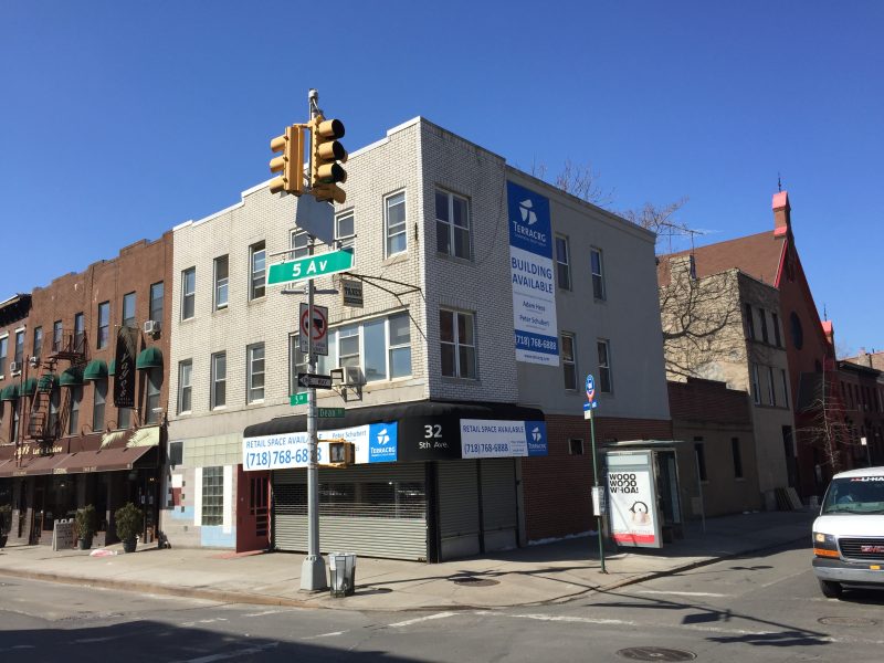 ~6,010 SF Mixed Use Building