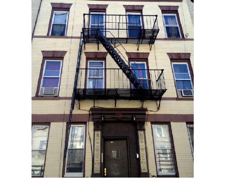 11-Unit Multifamily Building For Sale