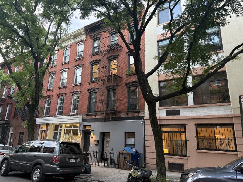 6.5% Cap Free-Market Mixed-Use Building | Carroll Gardens